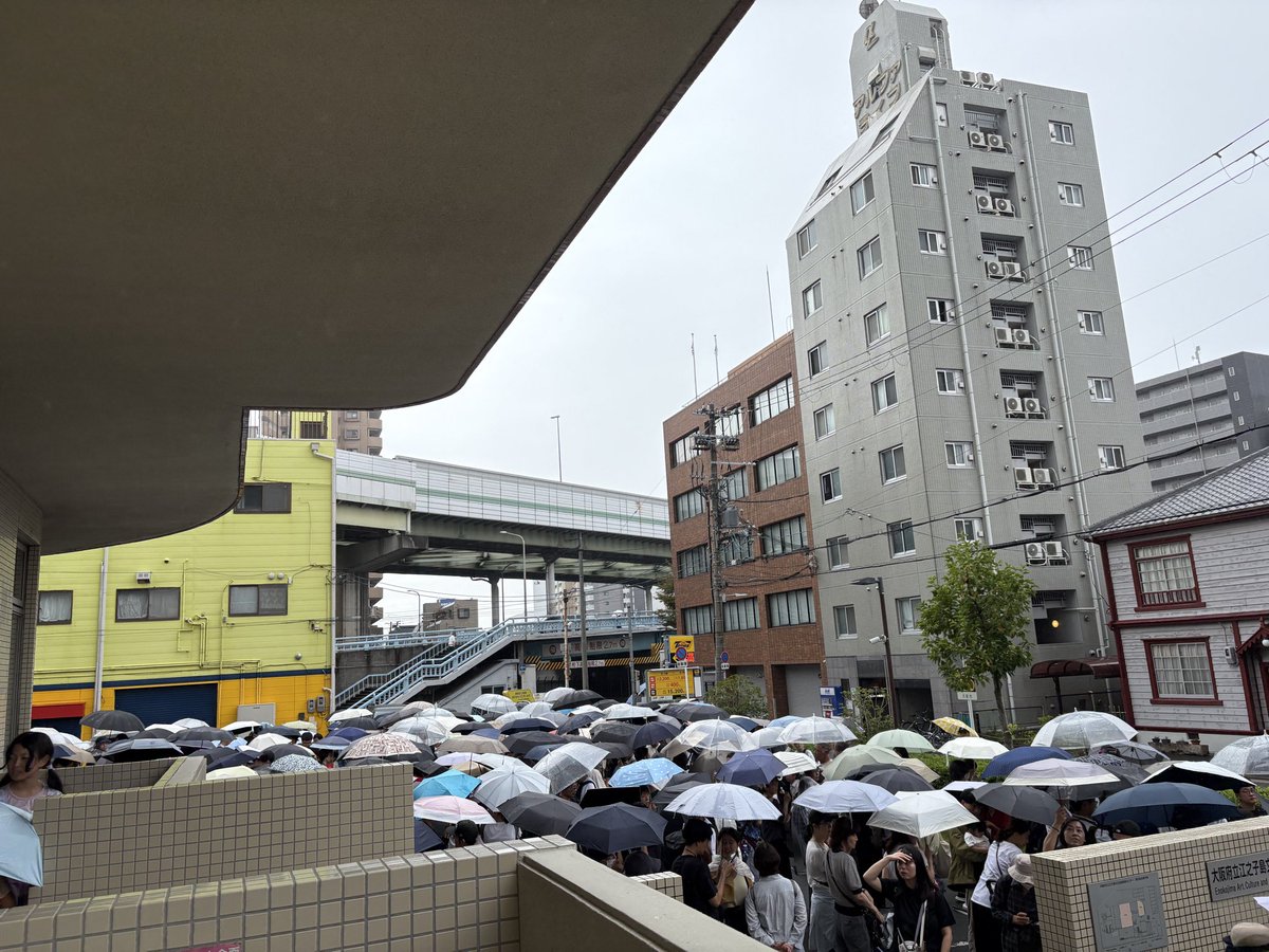 sturdy_ironbird's tweet photo. enocoの記憶は後世に語り継がねばならない、と強く感じる。

阿波座であんな長蛇の列は未だかつてみたことがなく、聞いたこともない。

万博開催前の自分に、万博末期に何故か阿波座で2時間以上待ちの長蛇の列が発生することになると言ってもまず信じないだろう… https://t.co/feqcIQEfsu