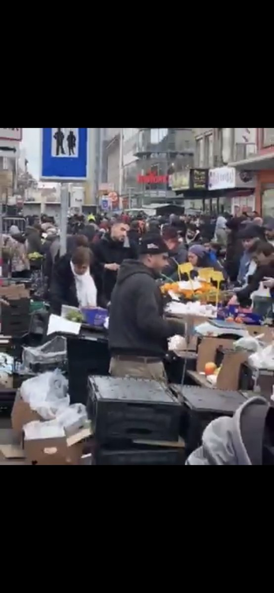BoErling35525's tweet photo. Österrike tillsammans med Sverige och Belgien  var de första länderna att gå åt helvete pga muslimimport. https://t.co/0TbZRWBAf2