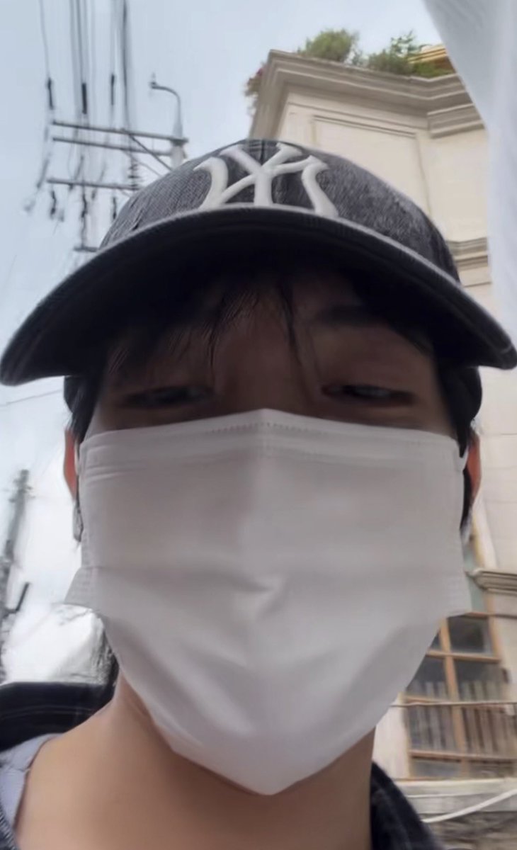 Heejun_Archives's tweet photo. 260604 #HEEJUN
Afternoon TikTok Live🌤️
A quick live because our bunny went “to the salon!!!” for a quick hair trim 💇♂️
#KWON_HEEJUN #권희준 https://t.co/FzpBeDuMzg