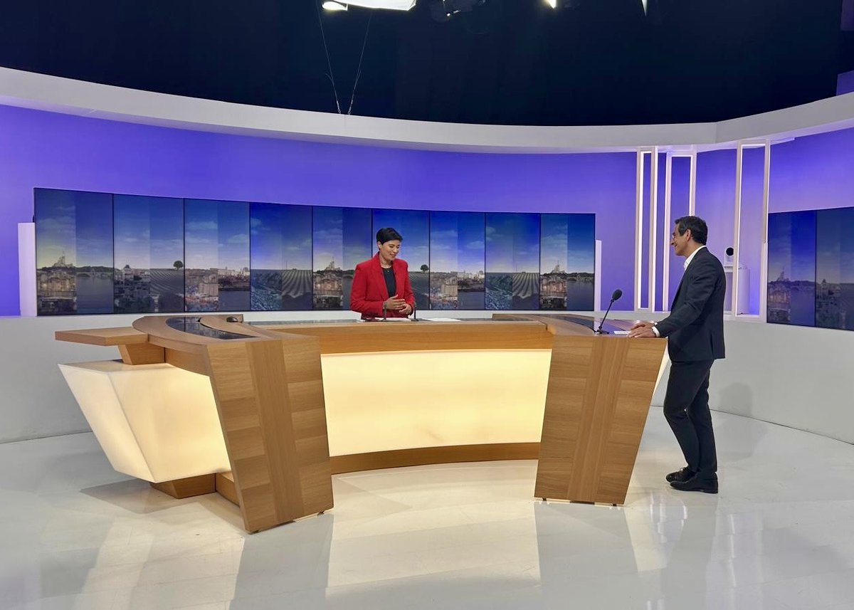 Arcom_Marseille's tweet photo. Hier soir, @martinajdari a rencontré @SamuelPeltier, directeur de @France3Provence, pour une discussion sur la production de l’information locale et la transformation numérique, avant d’être l’invité du JT. https://t.co/tx5HBdGm22