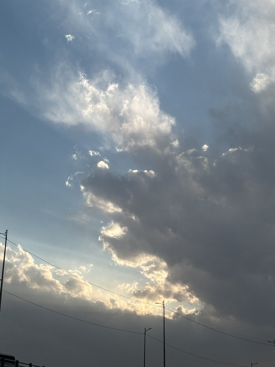 Danirmay's tweet photo. عجب ادمی بودم دیروز https://t.co/bfSjLM1Mwj