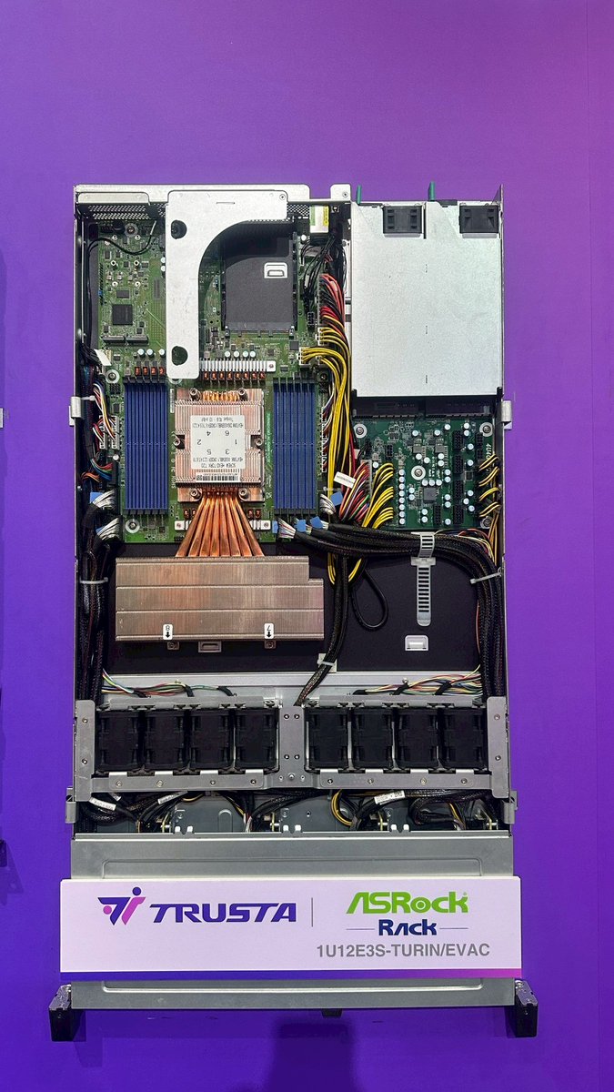ASROCKRACK tweet picture