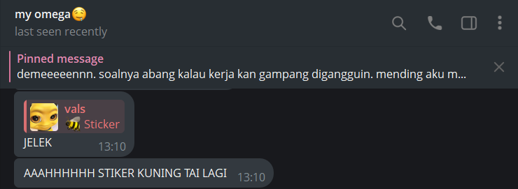 sonnenlietch's tweet photo. Sedih banget stiker kesayanganku diejek mulu sama my omega, seperti ada yang menusuk di jantung ini </3 https://t.co/vQfUTy9QwC