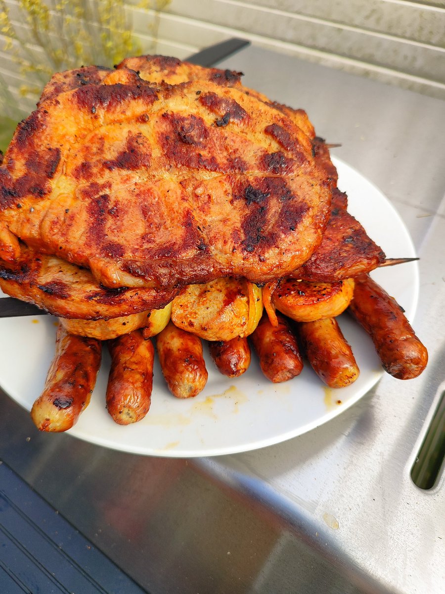 willywillimmer's tweet photo. @AntiWokeMemes Darauf erstmal was vom Grill.😉 https://t.co/mT33oSqyD3