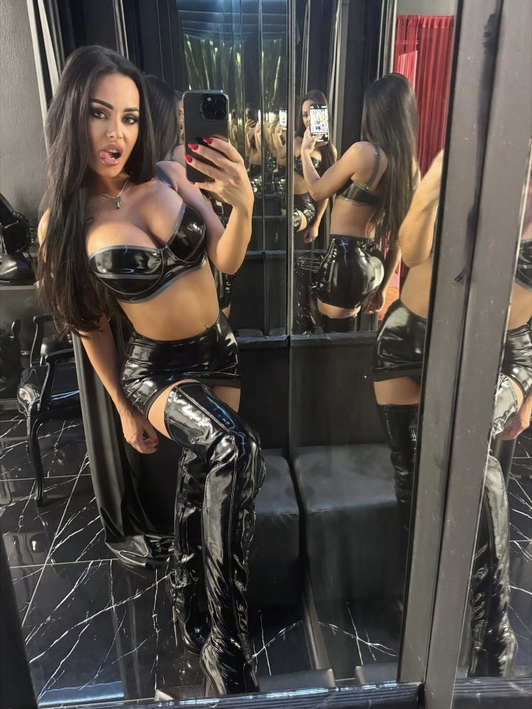 Goddess Dannii tweet media