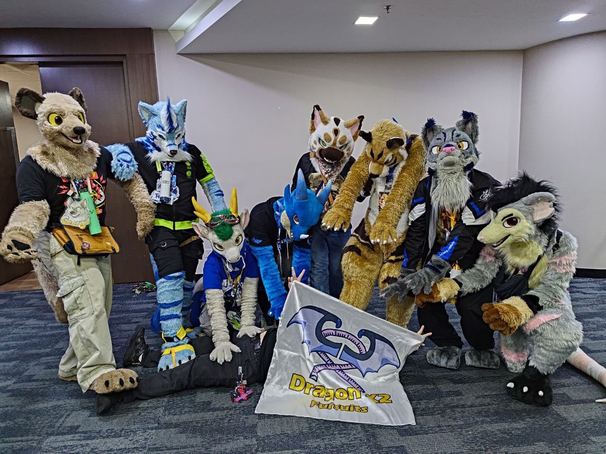 Tem0725's tweet photo. Dx2 family meet

🪡: @DRAGONGO02 

#FURUM2025 https://t.co/ODisiZoIHb