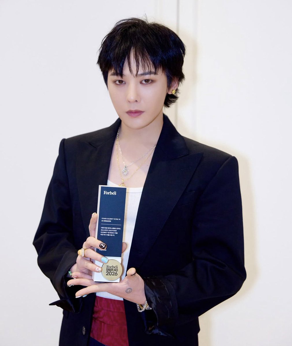 jiyongvamp's tweet photo. Gdragon winning the FORBES KOREA
'POWER CELEBRITY 40' 😍

#GDRAGON #GD #지드래곤 https://t.co/qkrxW7bO64