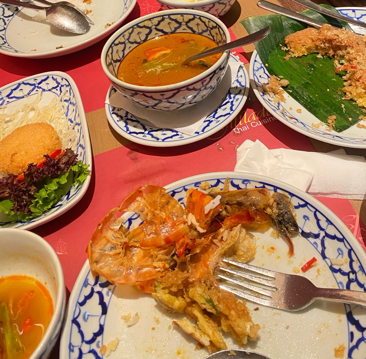 selatda's tweet photo. kalo lagi makan makan gini, bawanya pengen punya cowok ;(
biar gak ada makanan yang mubazir 😌🥲 https://t.co/tlJrmgxmK7