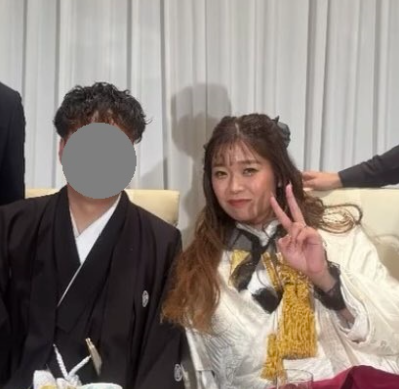 GordonInspector's tweet photo. 幼児虐待TikToker黒糖パンこと
米田優璃弥　(旧姓)上畑優璃弥

2003年生 白光中
佐賀清和高等学校卒
部活バレー部ポジションOP・L

1歳児をケーキに押し付けてたのは
姉の美璃弥という情報も

上畑姉妹そろっていじめっ子という情報もある https://t.co/S3ukjcvJ6s