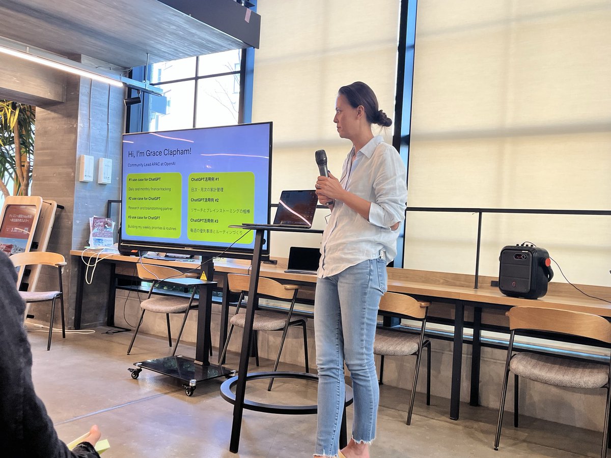 Natsuki_Okayama's tweet photo. Open AI ,コミュニティ アジア太平洋統括のGrace Clapham さんと！

AIをどう活用できるか？など
 #ChatGPTLab  で、これからのAIやバイブコーディングの活用について話を聞いた‼︎

周りの学生のAIの使い方が面白いなと思ったし、Graceさんの英語がとてもわかりやすかった。同時通訳の方も凄すぎました