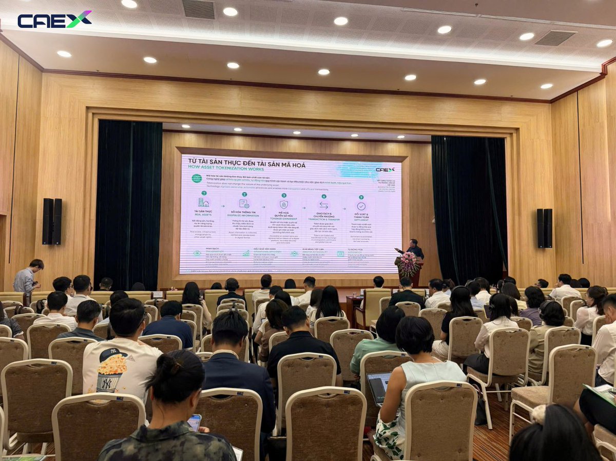 officialcaex's tweet photo. CAEX TRÌNH BÀY TẠI HỘI NGHỊ SẢN PHẨM MỚI & ĐỊNH HƯỚNG PHÁT TRIỂN THỊ TRƯỜNG 2026
Sáng ngày 05/06/2026, Ông Chris Chiew - Cố vấn cấp cao Sàn giao dịch Tài sản mã hóa Việt Nam Thịnh Vượng CAEX trình bày bài tham luận tại Hội nghị Sản phẩm mới & định hướng phát triển thị trường do Uỷ Ban Chứng khoán Nhà nước tổ chức.