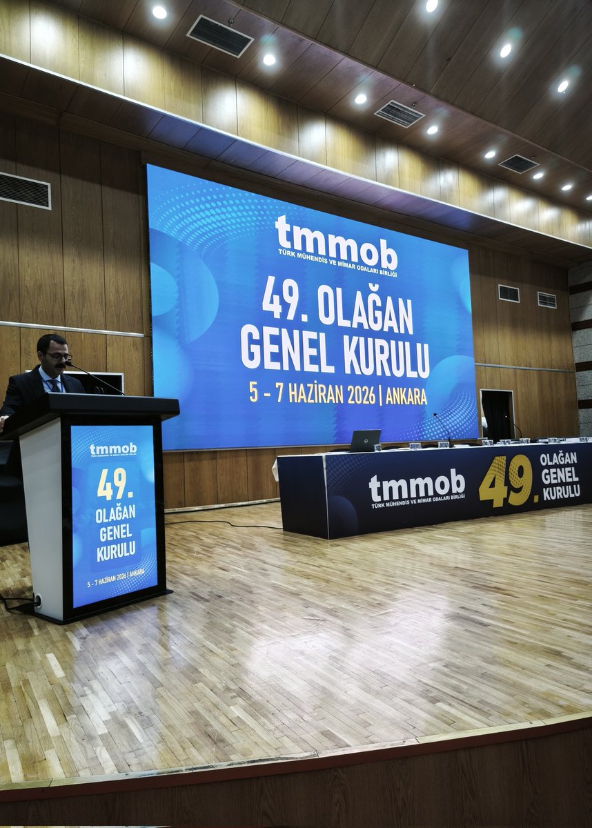 TMMOB1954's tweet photo. TMMOB 49. Olağan Genel Kurulu, Divan Kurulu seçimleriyle başladı. Divan Başkanlığına Mehmet Soğancı aday gösterildi. Genel Kurul saygı duruşu ve İstiklal Marşı'nın okunmasıyla devam ediyor. https://t.co/Hfp9xLPi2W