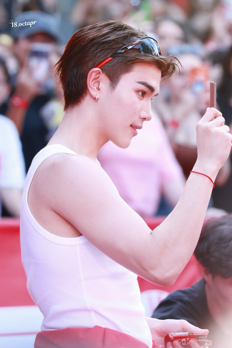 18octapr's tweet photo. คือCTW hot มากกก 

⋆⭒˚.⋆♎︎︎ @tawattannn ♎︎︎ ٠ ࣪₊⋆ 
 FOURTH X KITKAT F1
#KitKatTHxFourth
ε #Fourthnattawat #โฟร์ทณัฐวรรธน์ з https://t.co/thwtjWVZJ7