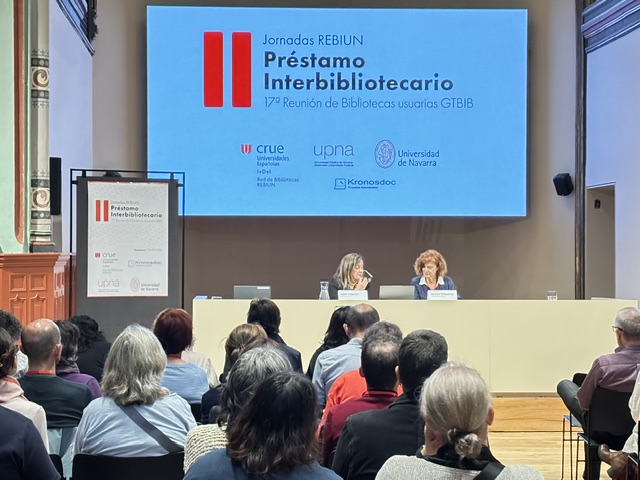 unavbiblioteca's tweet photo. Las directoras de las bibliotecas de @BibliotecaUpna y @unavbiblioteca dan inicio a la II Jornada REBIUN de Préstamo Interbibliotecario (05.06.2026) https://t.co/9pOy4U7Y6a