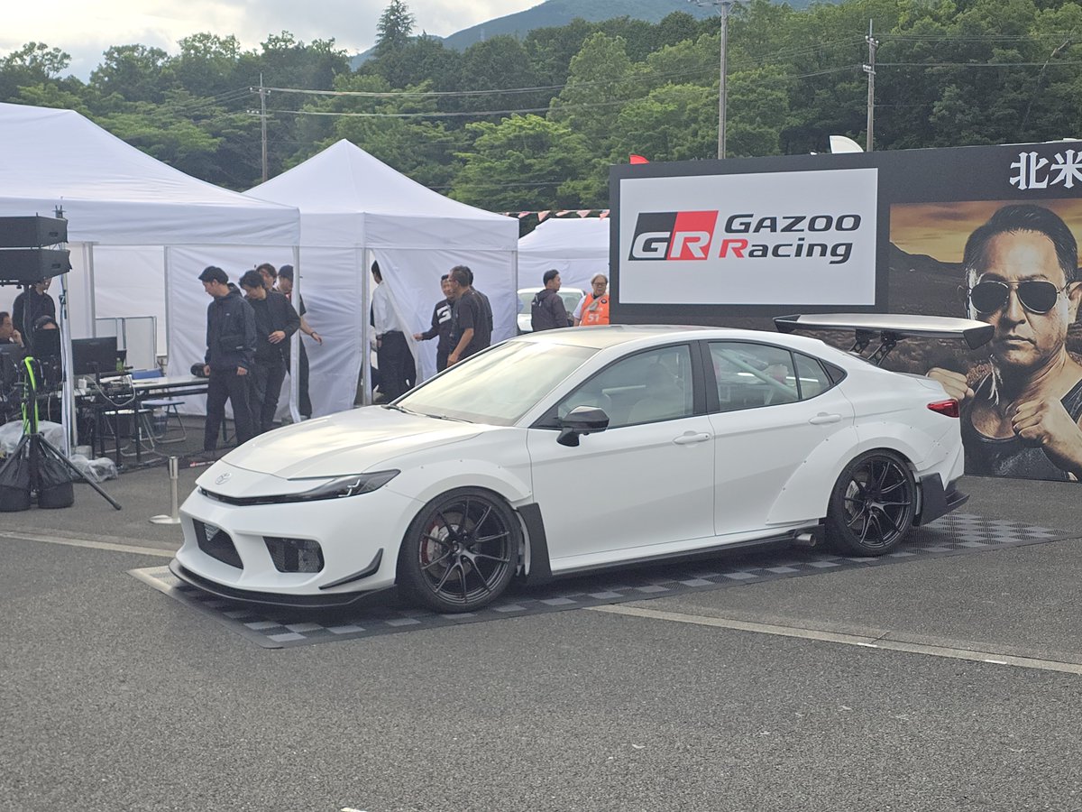 MAXKOTA_a's tweet photo. GR側のカムリカッコイイんだよなぁw

で、TRのコレ草はえる https://t.co/65ve8blzaz