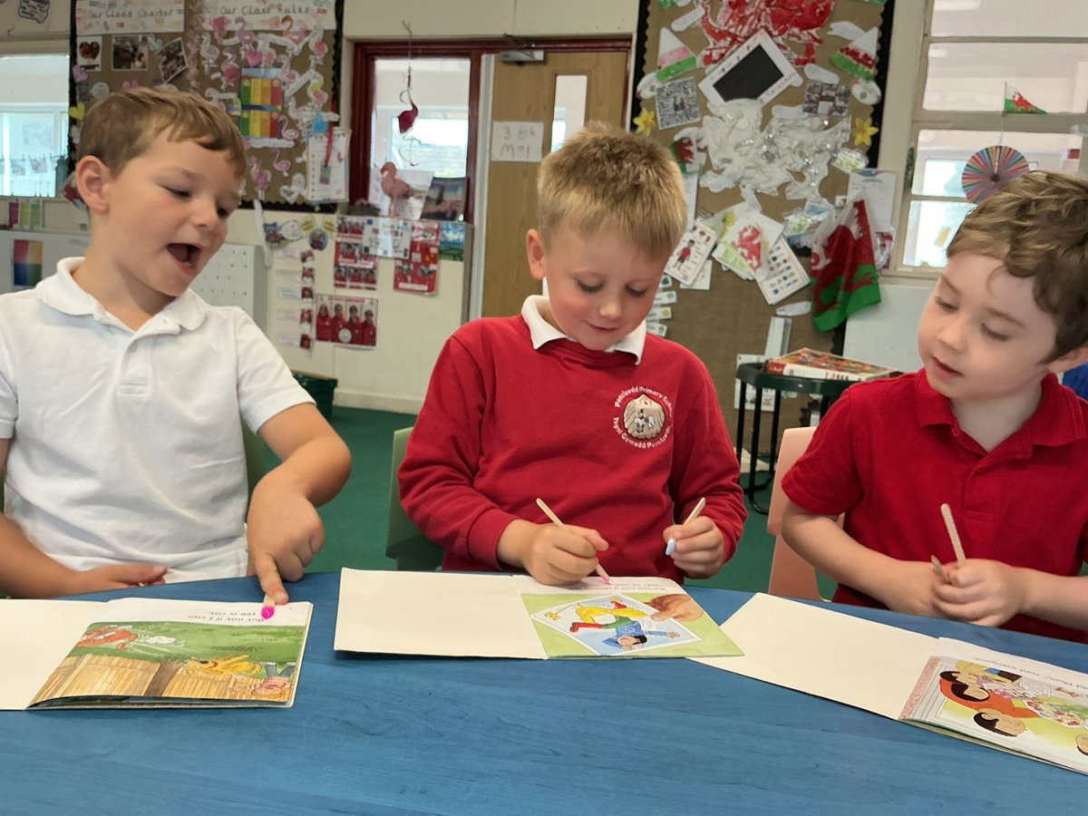 Penclawdd's tweet photo. We do love games so we have used our ‘fastest finger’ to help us embed where capital letters belong, search for tricky words and discuss punctuation. It was a little like a nail salon with the children asking for a variety of nail colours!! #PencLLC #PencACL https://t.co/Z5MB1OQsMS