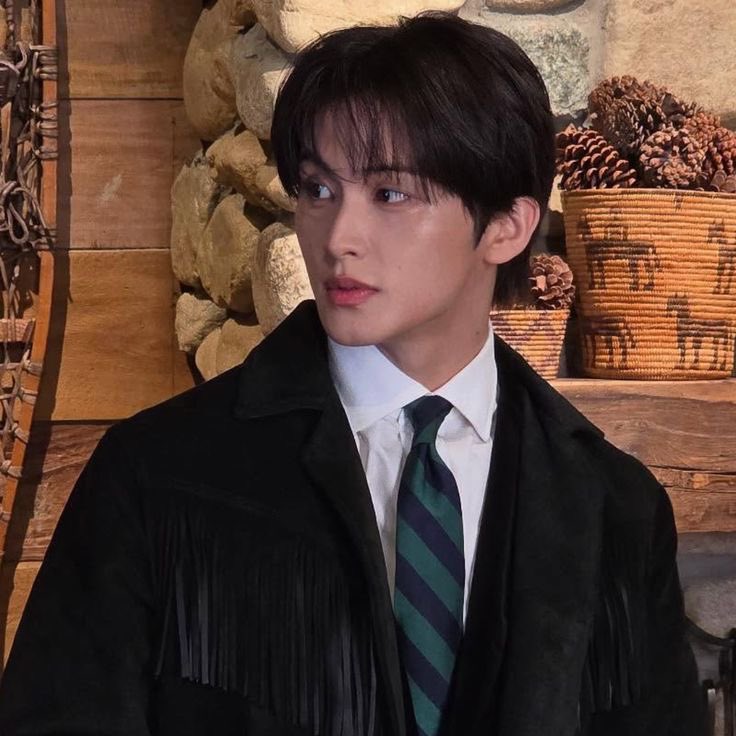 archivearth's tweet photo. HIDUP MARK LEE https://t.co/uVjgLeaO1U