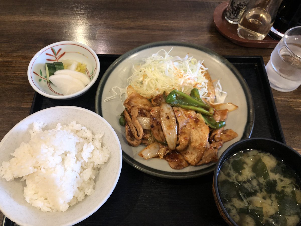 Saymusa5's tweet photo. 寄り道。

4のつく日は、縁日。
巣鴨地蔵尊‼️

いつも混んでる
ときわ食堂。
豚キムチ定食…私には、ちょっとからすぎた汗💦
美味しくいただき完食😋
デザートは…はちみつかけアイス🍨

#巣鴨
#昼ごはん　美味しい
#食べ物 https://t.co/dZRz2TQyKI
