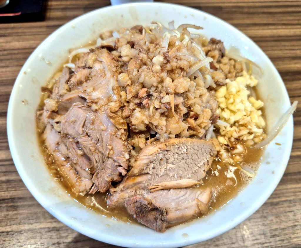 yamachu23's tweet photo. お昼にこちらもお久しぶり来た

@時をかけろ(元夢を語れ岐阜)

ラーメン(200g)ニンニクアブラ

エイト君ワンオペ営業
ブレてないよ
スープ少しとろみ有る微乳化
麺バキボキからもっちり
豚やわやわ

全てが旨すぎる😋
たまらん好き

ごちそうさまでした
また来ます https://t.co/CGOYN6Wt7r