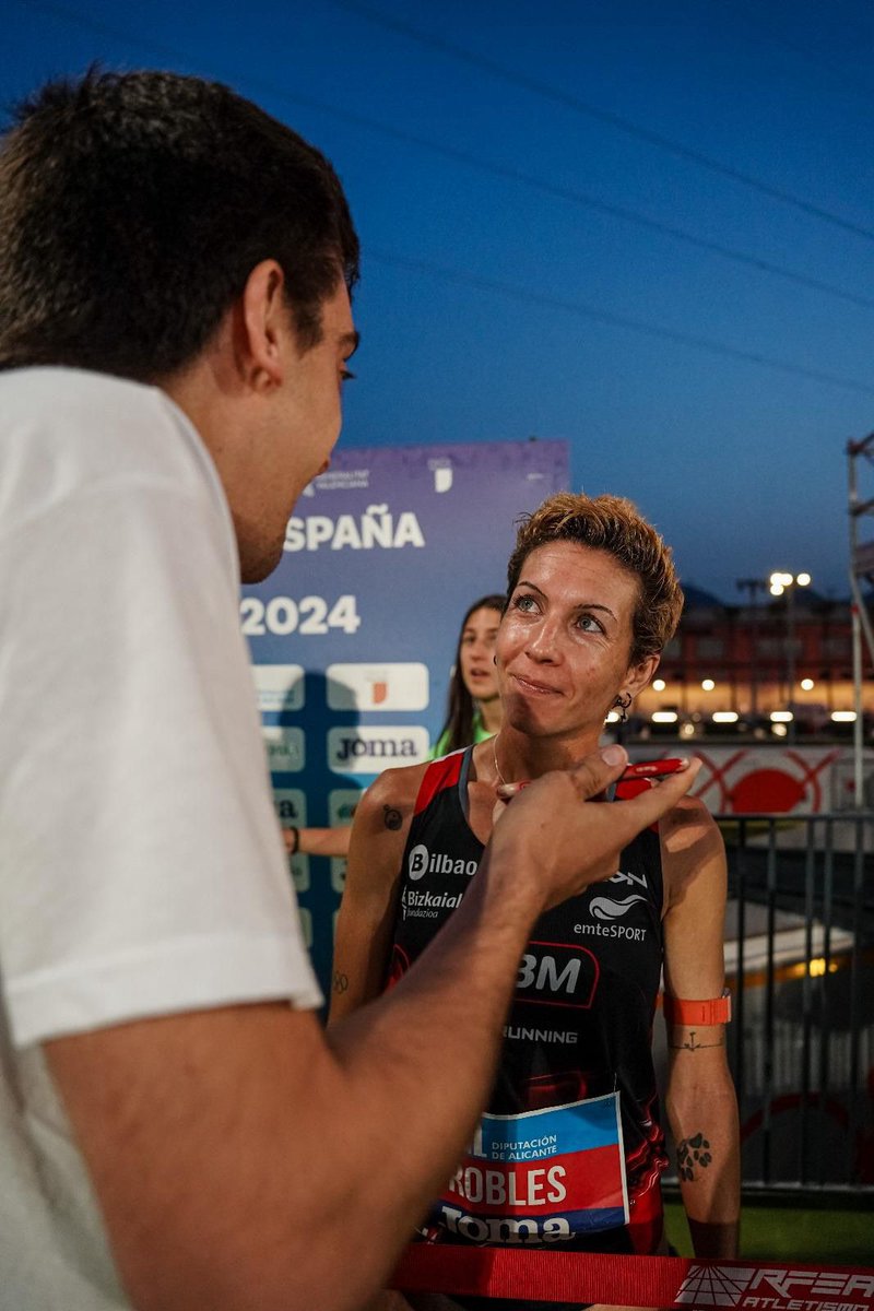 calledoss's tweet photo. Hemos cubierto @CrossElgoibar , el circuito @asociacionADOC, Nacionales de @atletismoRFEA, Europeo por naciones y la @BSS_Fortuna entre otros.

Entrevistas pre/post carrera dando nombre y cara a atletas.

Si organizas una prueba y quieres cobertura de calidad, escríbenos. 📩 https://t.co/1AG4CfDUzK