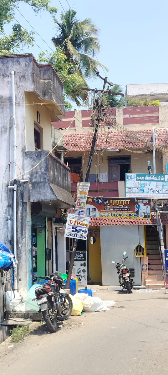 darunkumarpmk's tweet photo. @TANGEDCO_Offcl 
Place 
tindivanam rajampettai street 604001
இந்த கம்பத்தை உடனடியாக மாற்ற ஆணையிடுங்கள்..

கம்பம் மாற்றி தரும்படி கோரிக்கை அளிக்கப்பட்டுவிட்டது...

@CTR_Nirmalkumar https://t.co/AS1Xy0N5jH