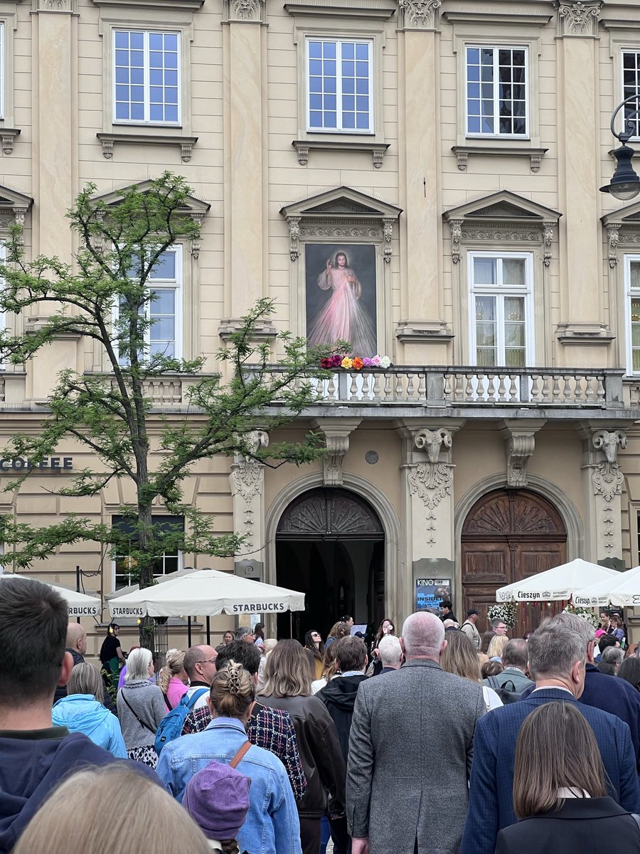 jmj_leeway's tweet photo. @JackPosobiec Was in Krakow for the Corpus Christi (National Holiday) procession yesterday, only in Poland do you get such broad based Public show love for our Lord https://t.co/KOm3okfV5N