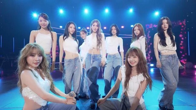 ChunghaCharts's tweet photo. [📈] "갑자기 (Suddenly)" by 아이오아이 (I.O.I) — Daily Chart 04/06/2026

#1 MelOn (=) *7 days at peak*
#1 Genie (=) *8 days at peak*
#1 Bugs (=) *11 days at peak*
#1 Vibe (=) *9 days at peak*

MelOn ULs — 249,098 

#청하 #CHUNGHA @CH_CHUN9HA 
#아이오아이 #IOI @ioi_10th https://t.co/hsGmZlEZsx