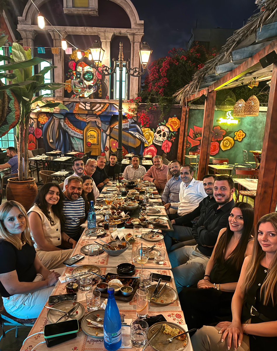 grigoris_d's tweet photo. Στο Χαϊδάρι, με παλιά και νεότερα στελέχη της παράταξης.

Προχωράμε δυνατά! 💪🏻 https://t.co/m5TQMadFhT