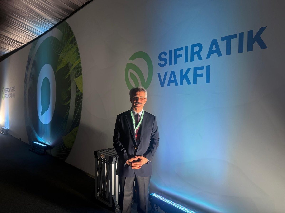 sinanoglu_ms's tweet photo. Sıfır Atık Vakfı Forumumdayız… 
Uluslararası katılımlı büyük bir organizasyon… https://t.co/nL1IFggnFh