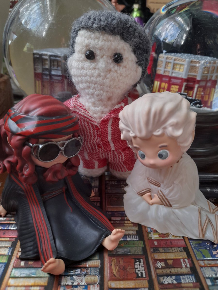 Baddie48ofARSE's tweet photo. #ARSE #HorrorCon
NOW, look y'ere boys!
I gotta go and hold Mrs Big's 'and at the Horror Con this wkend, so you two better behave while I'm gone. No shennanigans, ok? I know you two, sat there all innocent like!
Any questions? No? Good. Let's kick off the Horror Con trip! https://t.co/B2kAZs7XYS