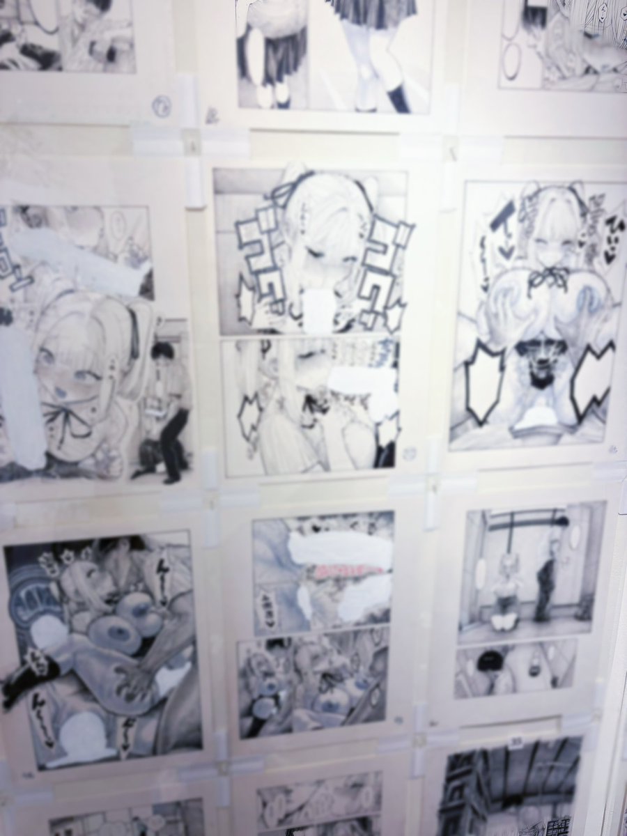 xpanpandax's tweet photo. ⚠️🔞

大好きなエロ漫画家、昼寝先生の個展に行ってきた〜！！！！！

質感と描き込みの量、絵のタッチが神すぎた😭💖✨️
なにより男女の割合が半々でびっくり！
グッズも買えたし最高だった…

ちな1時間半待ちでした😇
人気すぎ😇 https://t.co/3l6wwVQhQ8