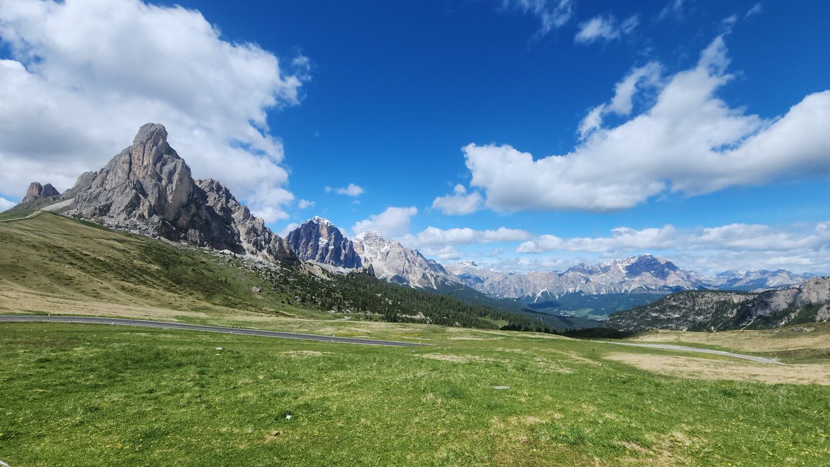 okaydbx's tweet photo. D595 Giau Pass, Dolomititittitiiies

Not technically equipped to capture the full panoramic view in a single shot. https://t.co/DMh53QAg5U