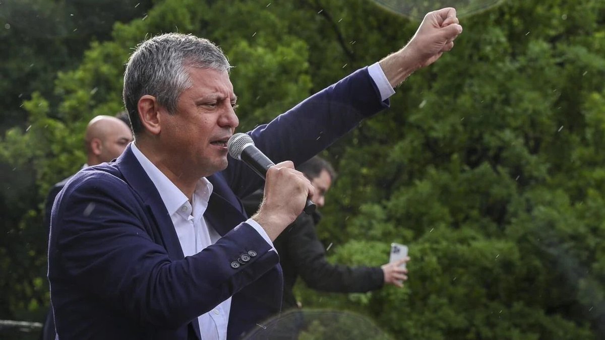 etkilihaberyeni's tweet photo. KULİS | Özgür Özel'in CHP içindeki mücadeleden bir sonuç çıkmaması halinde yeni kuracağı partinin adı "İstiklal Partisi" olacak. (Saygı Öztürk) https://t.co/6wMoVIsOxX