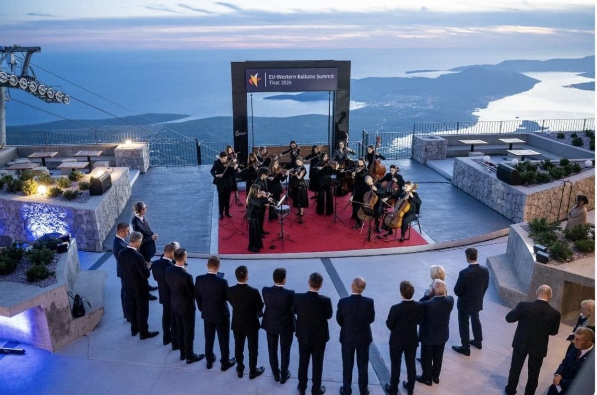 winery_Rakcevic's tweet photo. Najljepsi pogled na svijetu - nadam se pogled koji cemo ubrzo reci da je iz Crne Gore koja je u EU! 🇲🇪🇪🇺 https://t.co/V9ZrmGMccP