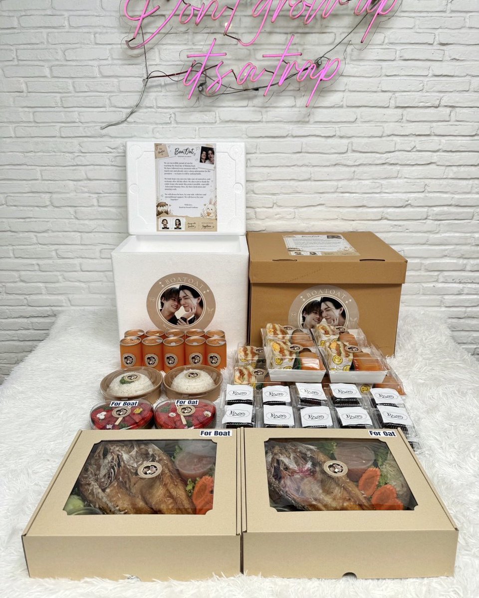 kringklong's tweet photo. 𝙁𝙤𝙤𝙙 𝙎𝙪𝙥𝙥𝙤𝙧𝙩 &amp; 𝙎𝙣𝙖𝙘𝙠 𝘽𝙤𝙭 🍱🍪✨

Special thanks K.Boat &amp; K.Oat fans club 
for order na ka 😊

꒰ #KNOTtheseries | #BoatOat  ꒱

☎️ Tel. 095-1244644
📱 Line. @Kringklong64
#foodsupport #kringklongfoodbox
#foodsupportศิลปิน https://t.co/tYo591EHc6