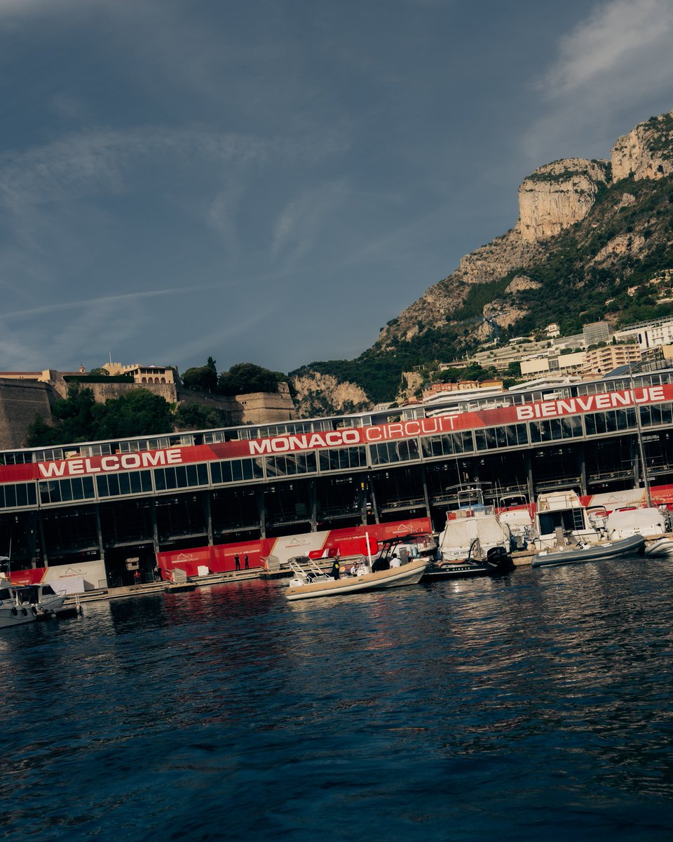 ScuderiaFerrari's tweet photo. Commuting views don’t get much better than this 🤩 https://t.co/5e0h4PZwnu