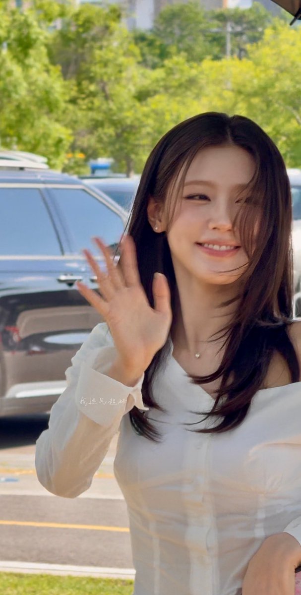 cincina03's tweet photo. 기후행사 출근길
여름여신 조미연 🥰💜 https://t.co/YEzI8FF7Hc