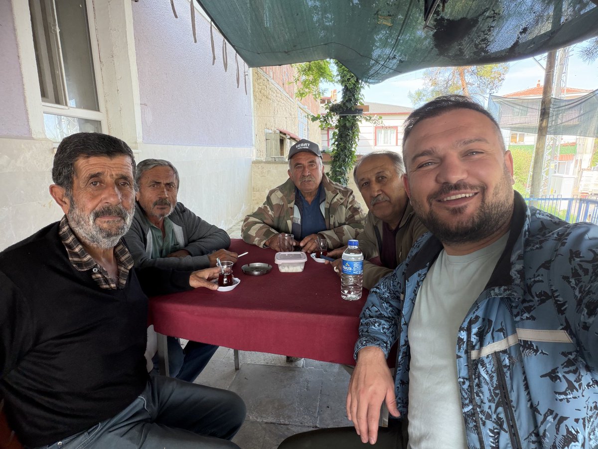 BrbrFth's tweet photo. 🌹Gül Ekibi 😎 #hayırlıcumalar https://t.co/vJn4sPClON