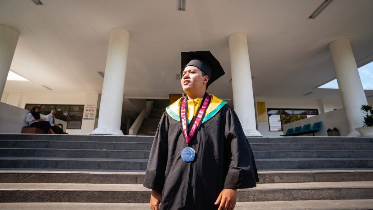 UMMcampus's tweet photo. Kolaborasi Lintas Negara dan Inovasi Turbin Angin Bawa Mahasiswa UMM Tembus Scopus Q3 Hingga Jadi Lulusan Terbaik | https://t.co/4PCmxoQwIu |  #ummcampus #KampusBerdampak #UMMCampusBerdampak https://t.co/7aqe5XFe5Q