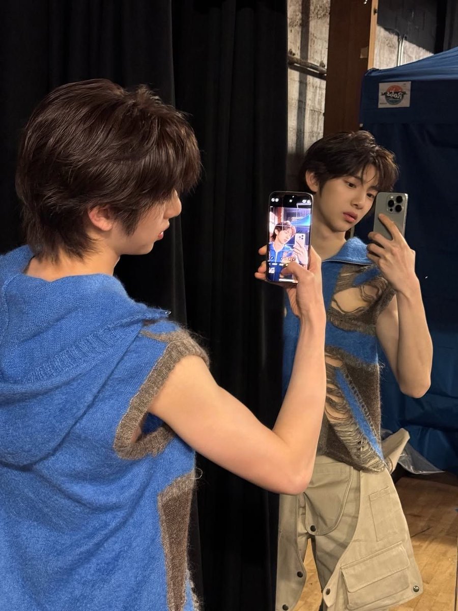 jun85C's tweet photo. 학생, 여며 옷이 그게 뭐야 https://t.co/UP7BE5b0Sc