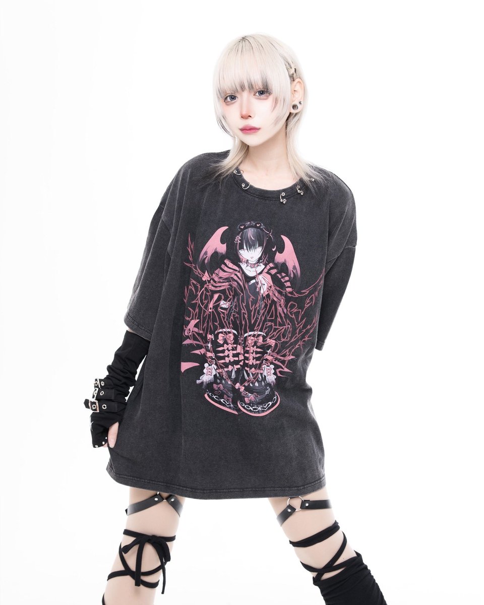 bbopdrop's tweet photo. 【TRAVAS TOKYO】 
6月6日(土)発売
NEW ARRIVAL

ピアス付きイラスト加工TEE

ピグメント加工のTシャツにイラストプリントが印象的!!
ツアーT風のバックプリントにも注目です💙 https://t.co/ewVTLvizHL
