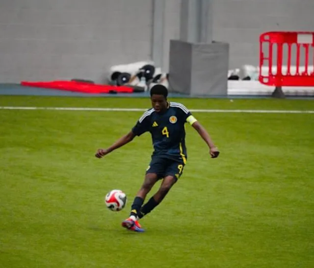 MatchDCentral's tweet photo. 🚨 Liverpool are set to sign highly-rated Celtic youngster Dara Jikiemi 🔴

The 16-year-old centre-back has reportedly rejected a new contract offer from Celtic and chosen a move to Anfield ahead of interest from Newcastle United and Nottingham Forest.

Another promising talent heading from Celtic to Liverpool 

[Glasgow Times]
