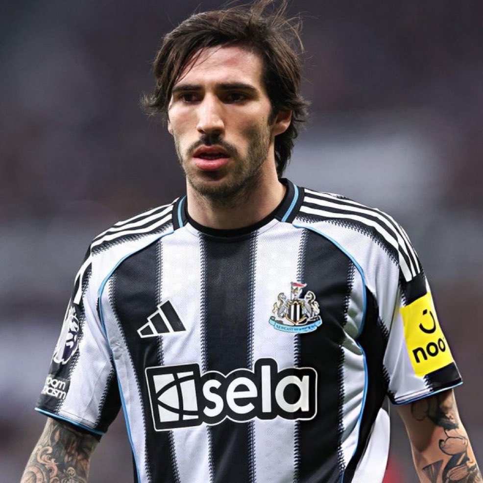 Calebprecious9's tweet photo. Unpopular opinion: I’m not convinced Arsenal should sign Sandro Tonali (26).

He’s a top player, but with Declan Rice (27), Zubimendi (27) and Merino (30) already in the midfield mix, I’d rather Arsenal look at a younger profile with more long-term upside.

And let’s be honest, if Tonali joins Arsenal, his past betting suspension will become a major talking point again. That’s just how it is when it’s Arsenal—every story becomes a headline.

Quality player, but I’m not fully sold on this one.