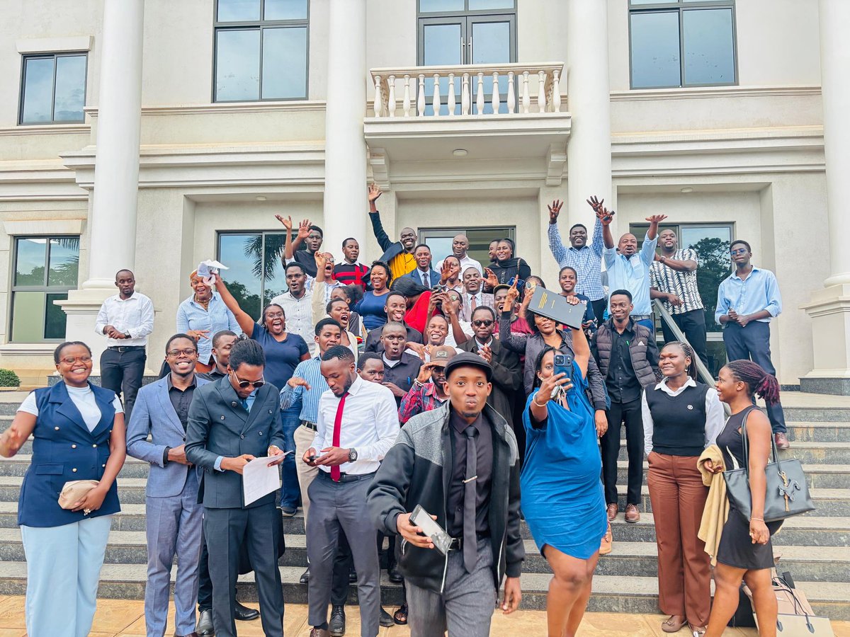 lawsocietymak's tweet photo. All smiles as we bid farewell to the 54th Class of Law for concluding their 4th year of study at @MakerereLaw . Congratulations upon this milestone. We wish you the utmost best in all your next pursuits. https://t.co/EjukD2LNeO
