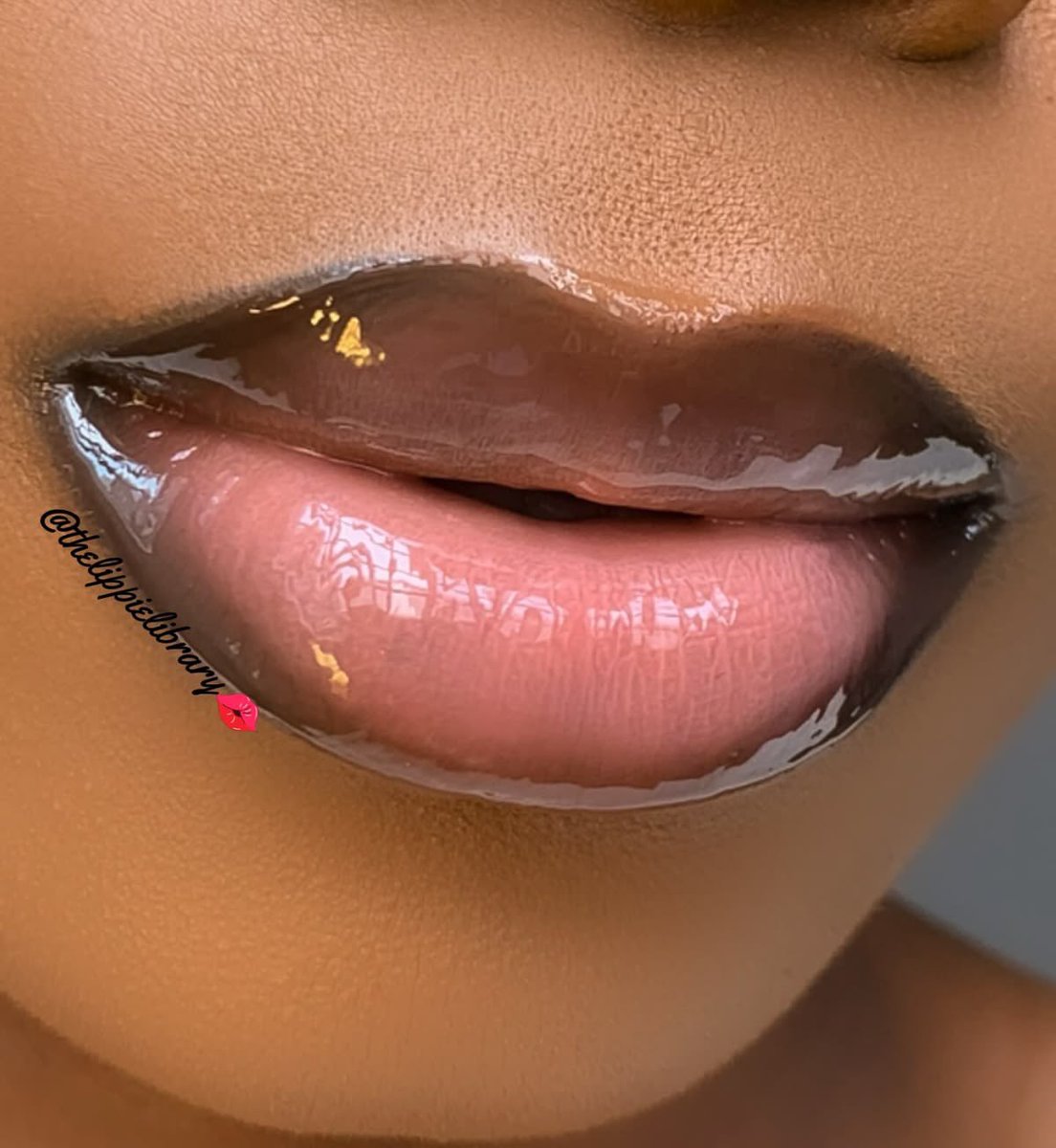 FabsTola's tweet photo. Which one looks more attractive 

  Normal                                        Lip Combo https://t.co/IrDlB8QXzn
