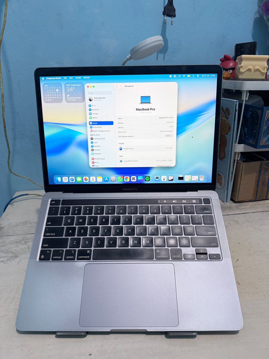 ghzgl's tweet photo. For sale!!!

MacBook Pro M1 2020 iBox
RAM 8GB SSD 256GB
Full original, belum pernah service
fungsi normal 100%
Battery Health 82%, Cycle Count 653
Touch Bar, speaker, keyboard, kamera normal semua

Minus fisik: karet layar getas, karet kaki bawah getas #zonauangㅤ https://t.co/KklzUnNrJP