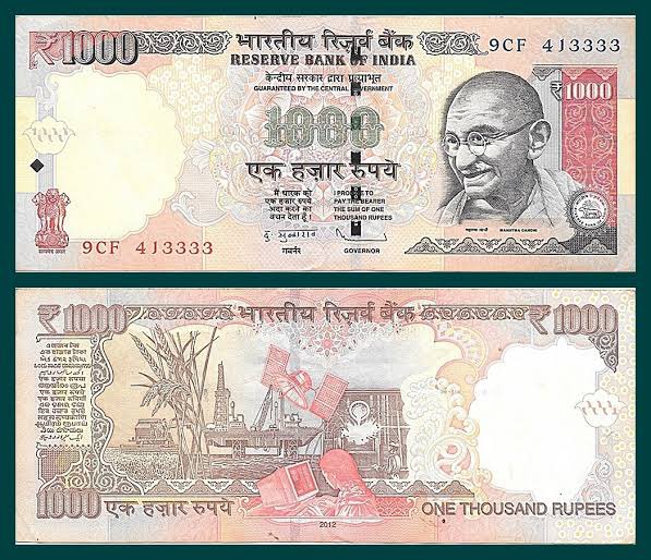 SiddharthKG7's tweet photo. This was the most goated currency note of India. Perfect decimal value, perfect colour combo, and motifs of oil rig, satellite, crops, and steel foundry. These motifs captured aspirations of India in best manner.

Too bad that we had to discontinue this.
The feel of this note! 🤌 https://t.co/AOYe58QmJb
