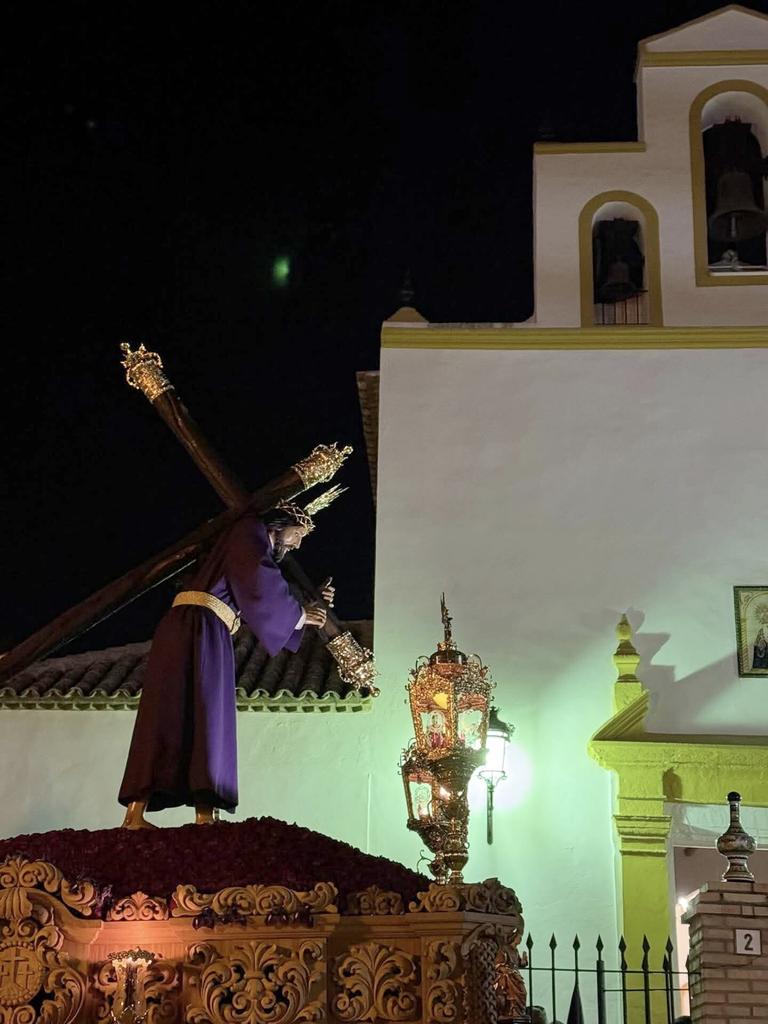 JHSmarinaleda's tweet photo. VIERNES DEL SEÑOR: "Tú eres, Señor, la luz que nos guía en las tinieblas". https://t.co/XlRzt48uYC