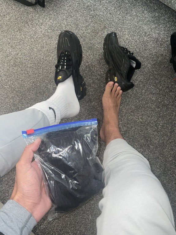 AlphaCraigMac's tweet photo. Jump in my DMs if want

Content 
Filled condoms 
Boxers 
Socks 
Work gear (scaffolder) 
Gym/boxing gear 
Boots 

#scallymaster #scallydom #chav #sneakermaster #cashmaster #cashslave #footslave #moneyslave #alpha #SockWorship #SweatyFeet #PayPig #AlphaFeet #musclegod #alphago https://t.co/8dSEatStlc