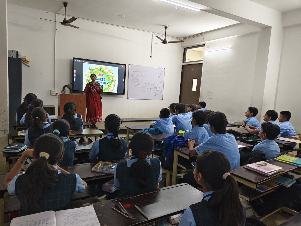 csc_mahisagar's tweet photo. #WorldEnvironmentDay2026
Plantation of indigenous trees and an informative lecture on importance of indigenous species for sustainable development was delivered as part of the celebration 
@InfoGujcost
@Punam_Bhargava 
@pavitshah https://t.co/5mu1fGczqo